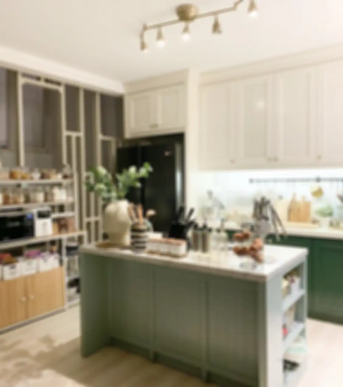 Pemilik rumah minimalis bisa memilih desain dapur klasik yang memamerkan 5 kelebihan ini. Foto interiornya banyak ditiru. 