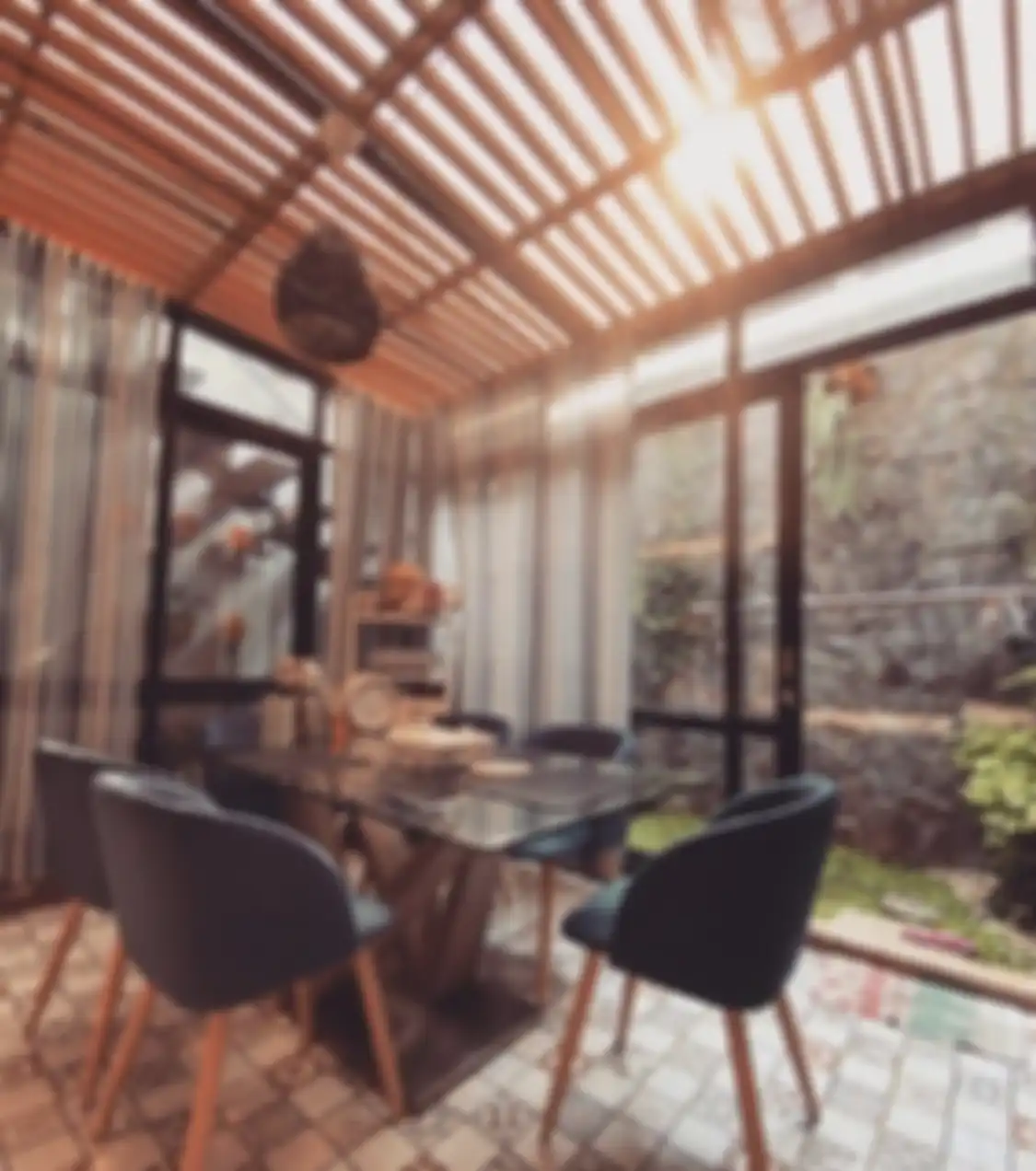 Buat pemilik rumah minimalis, jangan cuma foto desain dapur cantik. Ruang makan makin bikin betah dengan trik simpel ini.
