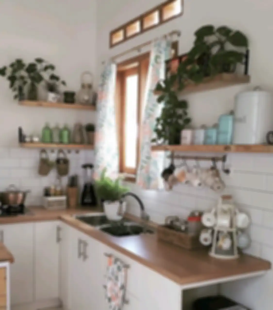 Desain dapur mungil bukan cuma menampilkan foto interior yang terlihat aesthetic. Ternyata ada pembagian zonanya.