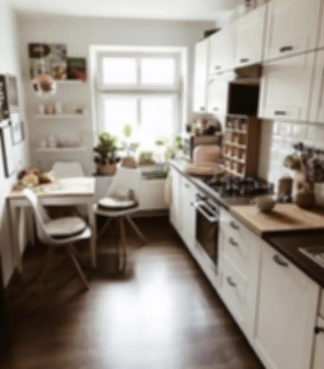 Ternyata begini alasan desain dapur jadul dipasangi elemen bermotif tak biasa. Agar foto interiornya makin terlihat aesthetic.