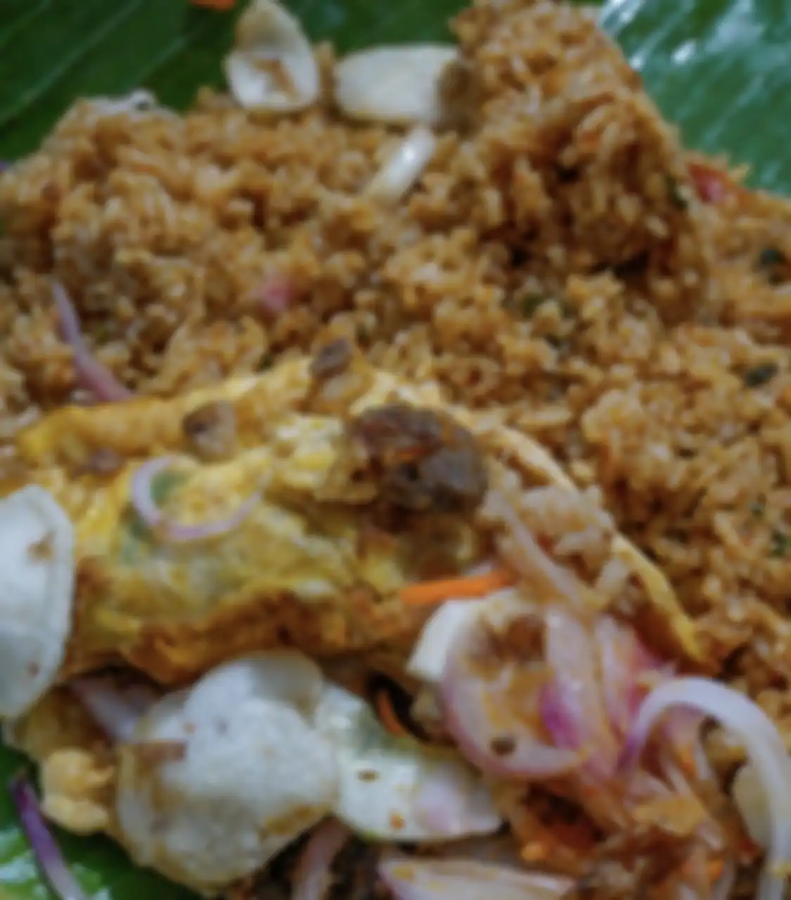 Mencari makan malam enak di Medan? Cobalah kunjungi Nasi Goreng Semalam Suntuk.