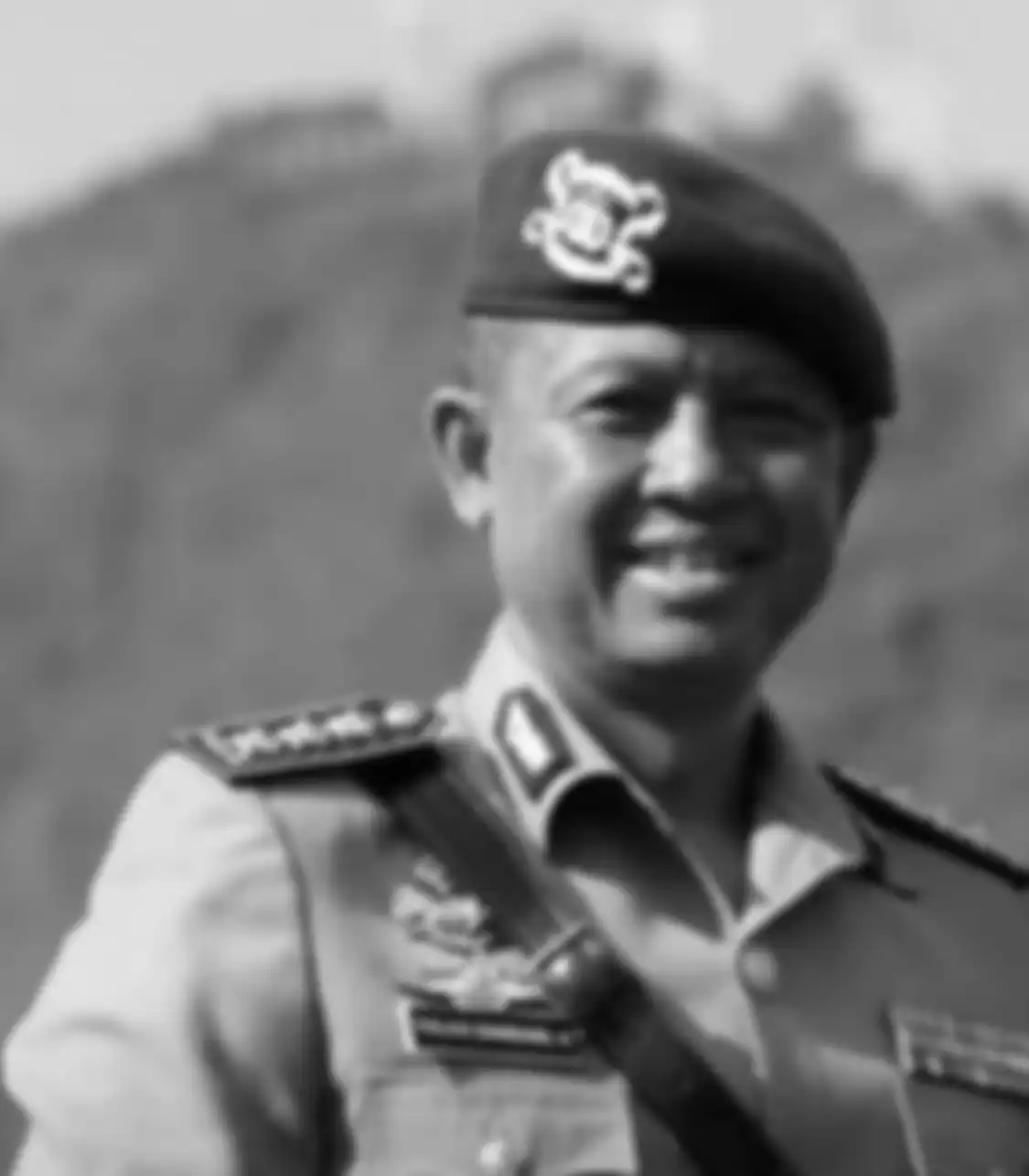 Mantan Dirpolair Polda Papua ditangkap usai ketahuan nyanu bareng teman wanitanya. Begini nasib bisnis sang polisi.