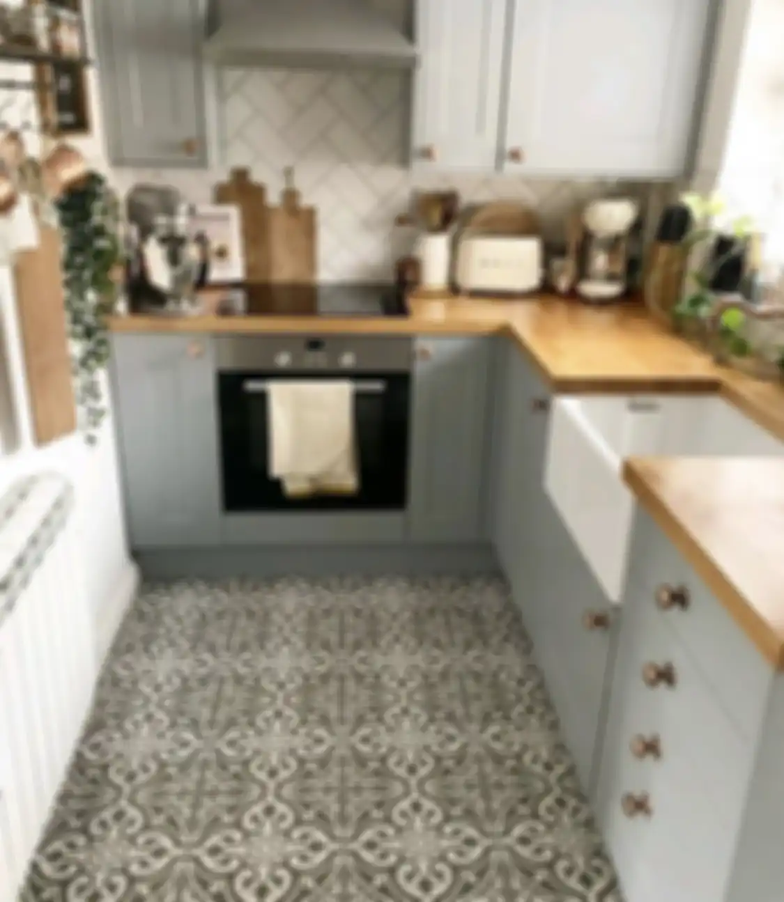 Simak ulasan 5 desain dapur pilihan sejuta umat yang paling banyak ditiru. Foto interiornya bisa jadi inspirasi.