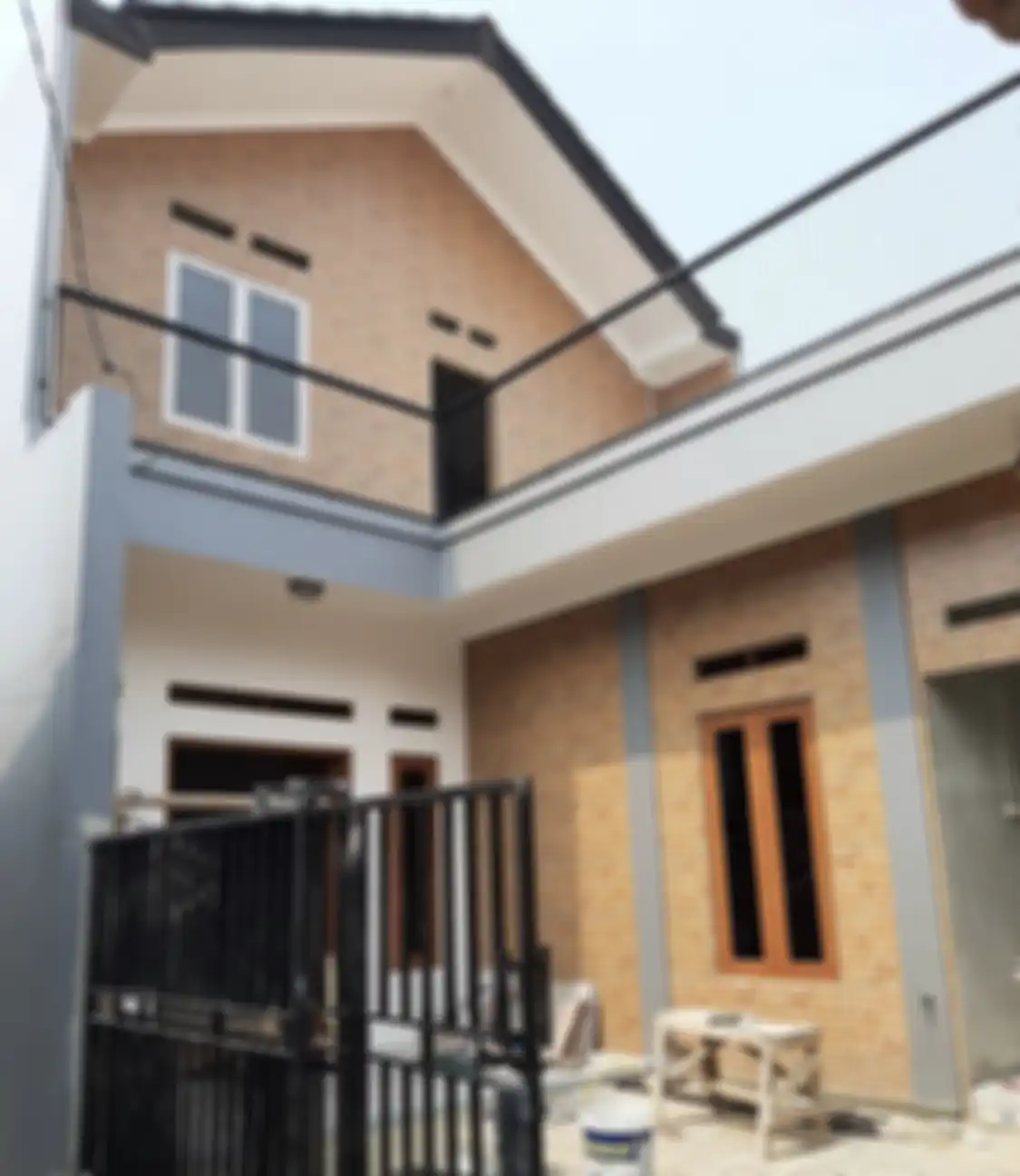 Rumah mungil yang dibangun sendiri nggak sampai menguras rekening. Cuma habis modal segini. Foto desain dapur sempitnya disorot.