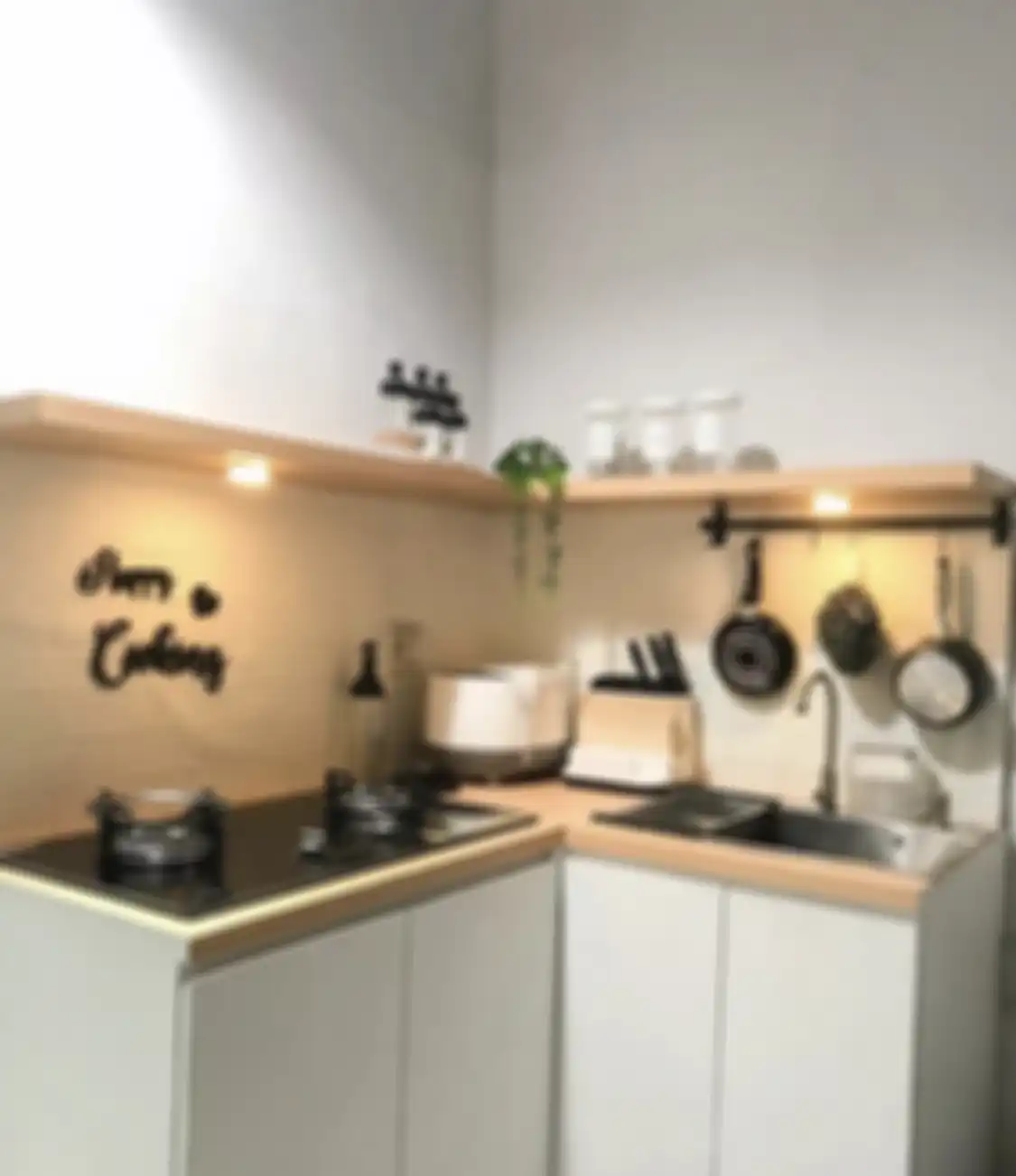 Trik murah untuk mempermak desain dapur mungil yang hemat biaya bisa dicoba sendiri. Foto hasilnya bikin hati ceria lagi. 