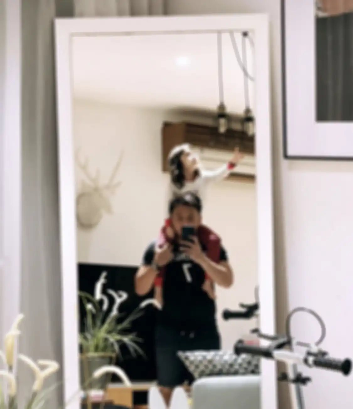 Wijin mengunggah foto spesial bareng Gempi usai fakta Gisel-Nobu berhubungan intim lebih dari 5 kali dibongkar. 