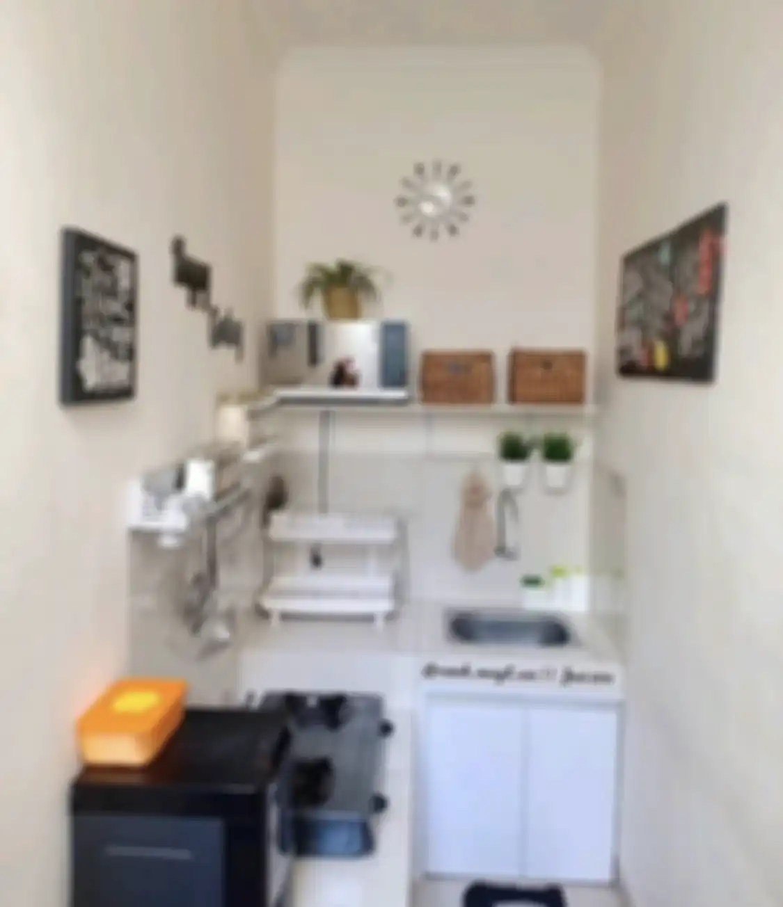 Biarpun duit cuma sedikit, 7 cara permak desain dapur mungil bisa dipakai. Apalagi, foto hasilnya cocok buat rumah subsidi.