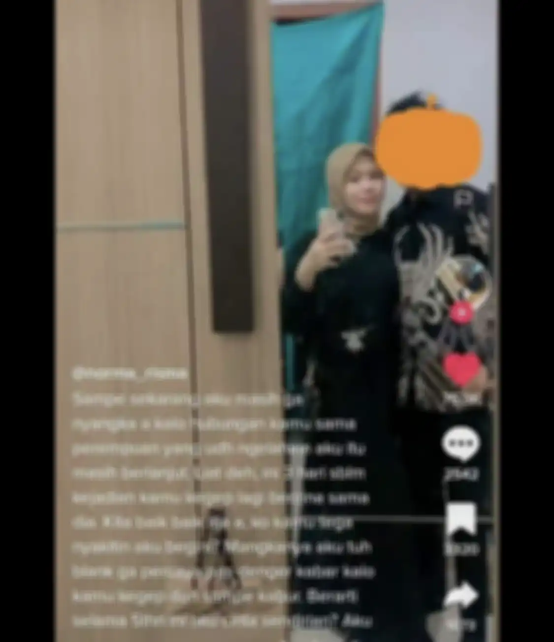 Mantan suami Norma Risma Rozy Zay Hakiki kembali berulah lagi usai kepergok selingkuhi ibu mertua. Foto akad nikahnya diunggah.