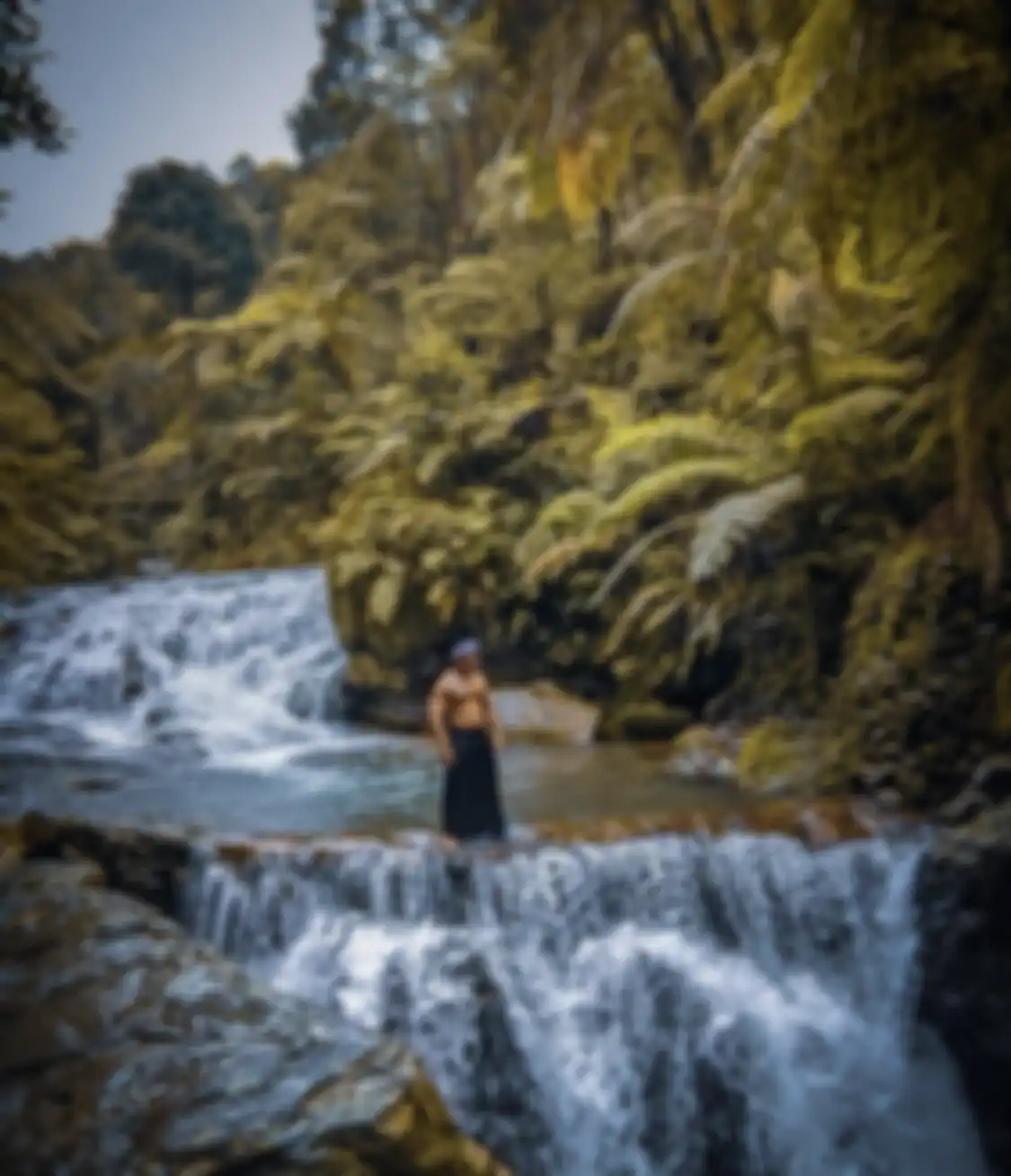 Inilah 3 tips liburan seru di Curug Cibaliung, tempat wisata alam Bogor yang cocok buat berburu foto aesthetic.
