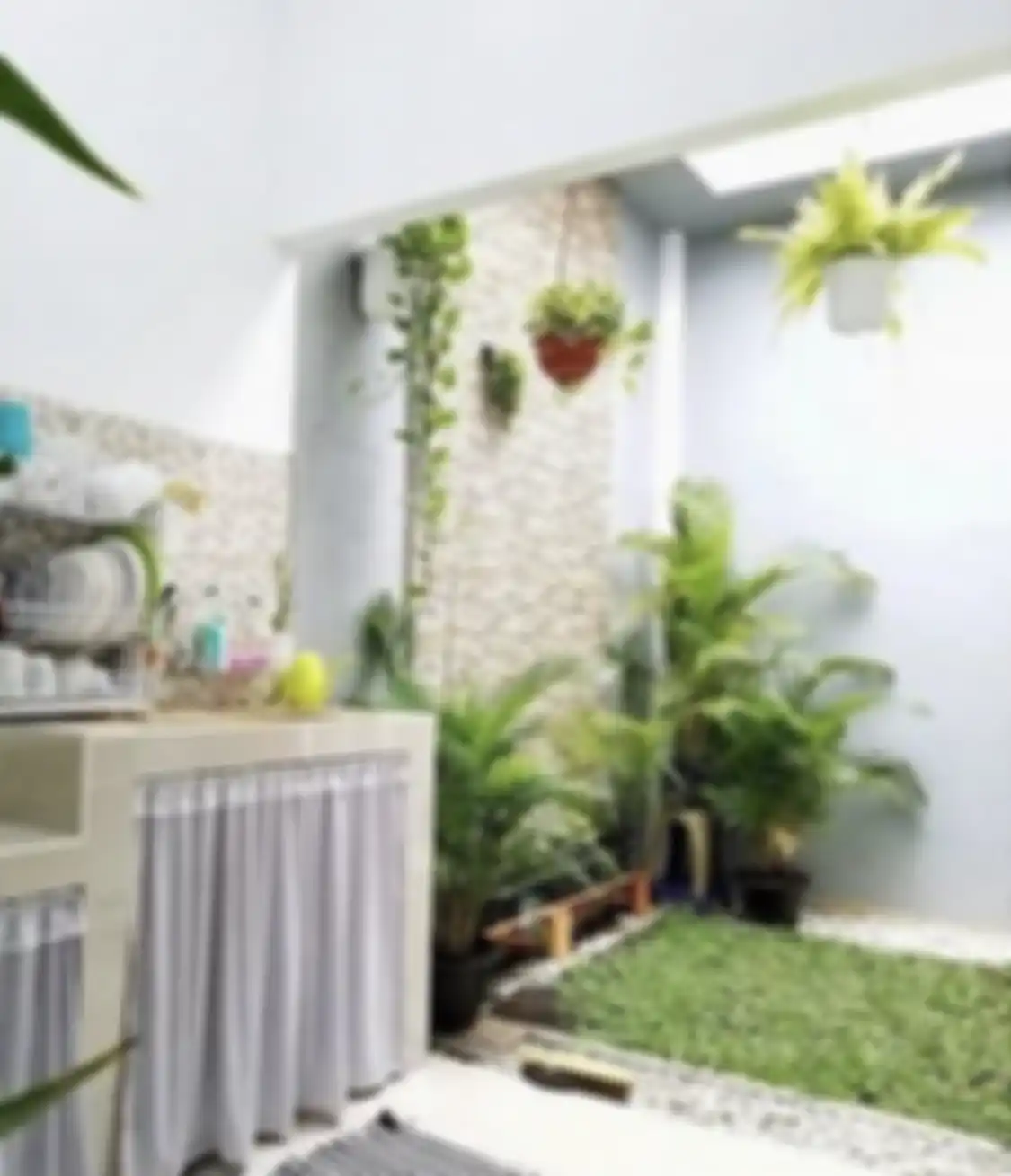 Desain dapur mungil sengaja mengadopsi gaya begini hingga foto hasilnya dicontek. Cocok buat interior rumah minimalis.