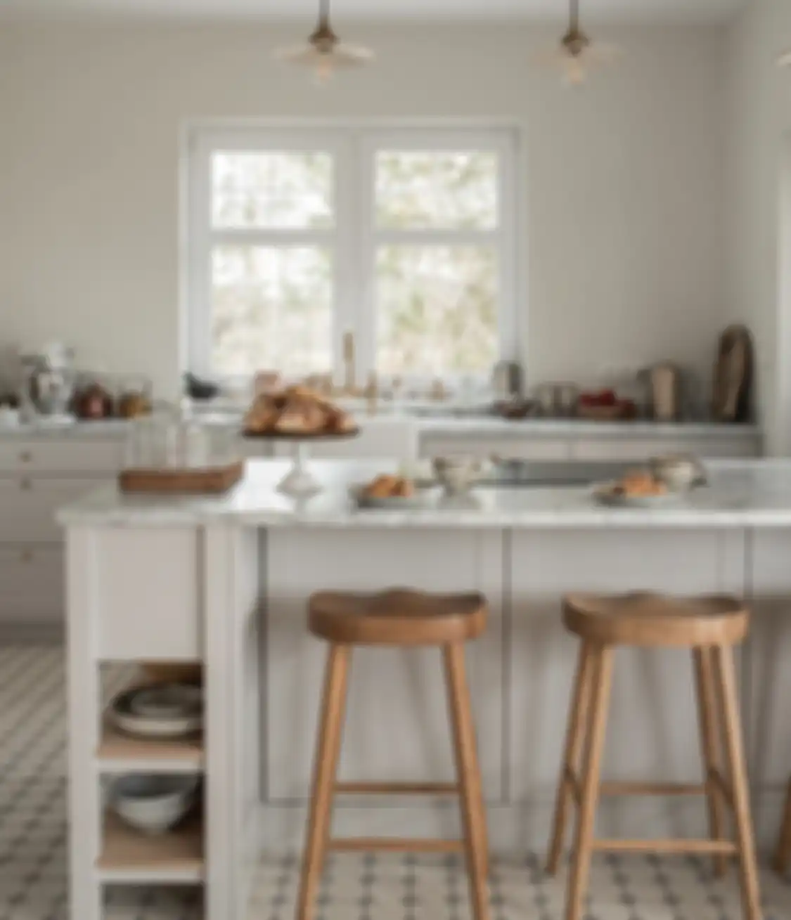 Barang penting di dapur yang kecil harus ditaruh pada tempat yang mudah dijangkau.