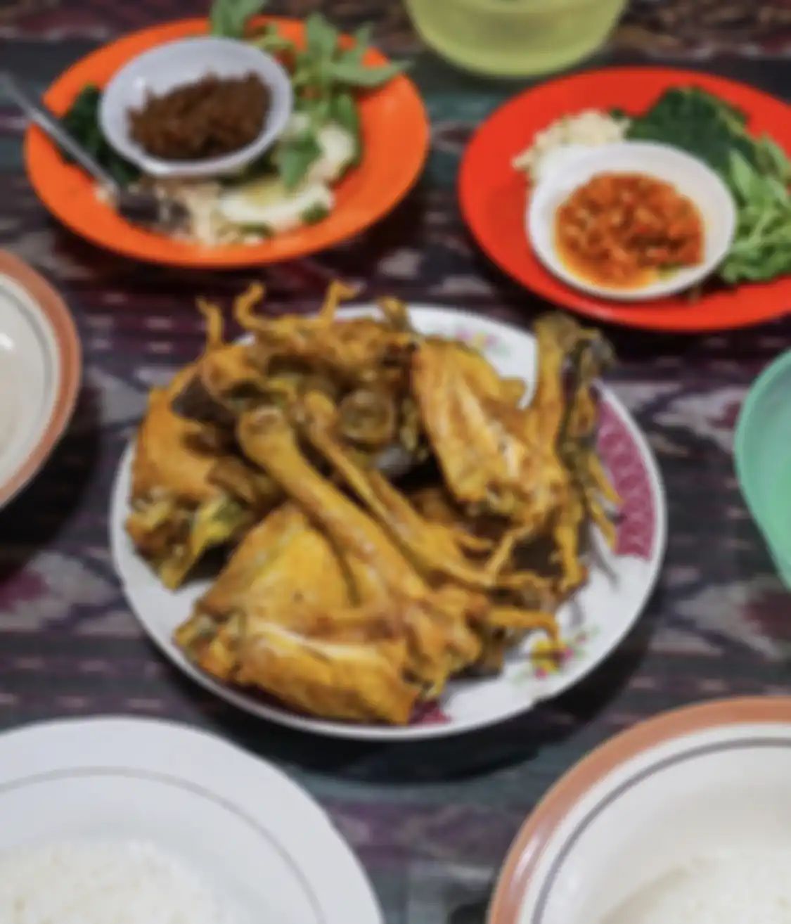 5 tempat wisata kuliner di Solo ini menjadi pilihan Presiden Jokowi. Cocok buat sarapan enak. Foto menunya goda hati.