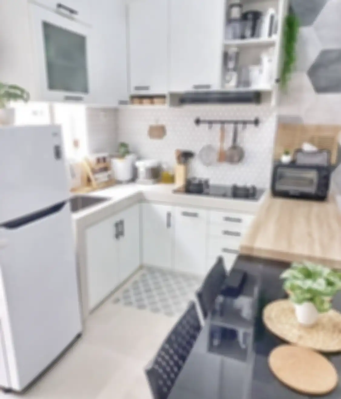 Begini trik membuat desain dapur kecl agar terlihat lebih besar. Apalagi, foto interiornya bikin rumah minimalis jadi aesthetic.