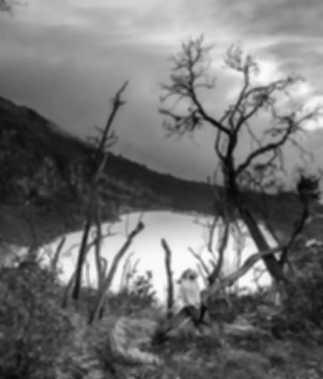 Ngabuburit sambil foto di spot estetik Kawah Putih Ciwidey.