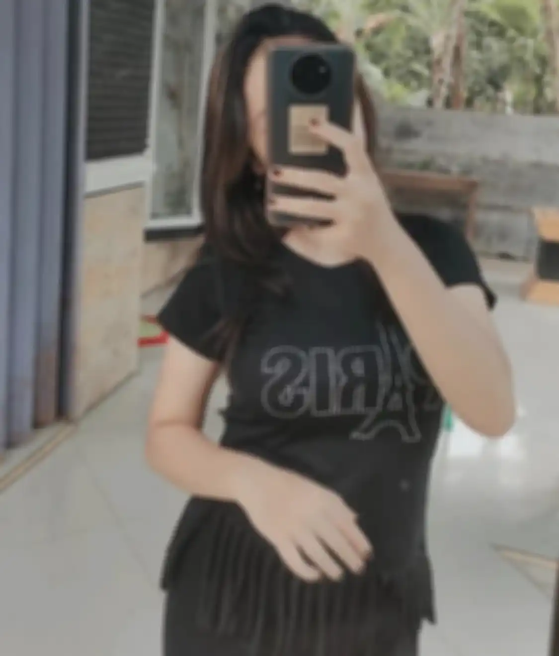 Yuk kita ikuti tips jitunya. Begini cara foto selfie yang aesthetic dengan kamera HP. Ternyata mudah saja kok.