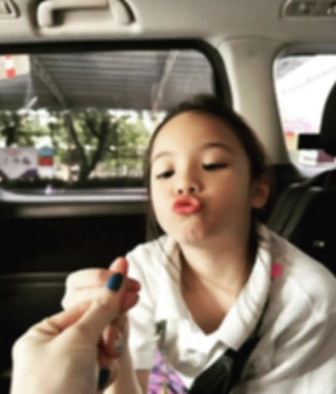 Gisel makin sering pamer foto Gempi. Kabar putus demgan kekasihnya Rino Soedarjo mencuat.