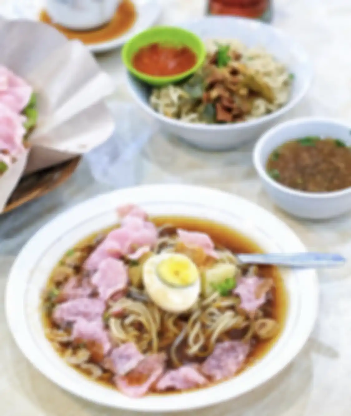 Saat mencari sarapan enak di Pekanbaru yang ramai, ada 8 tempat wisata kuliner favorit warga. Cek yuk foto menunya. 