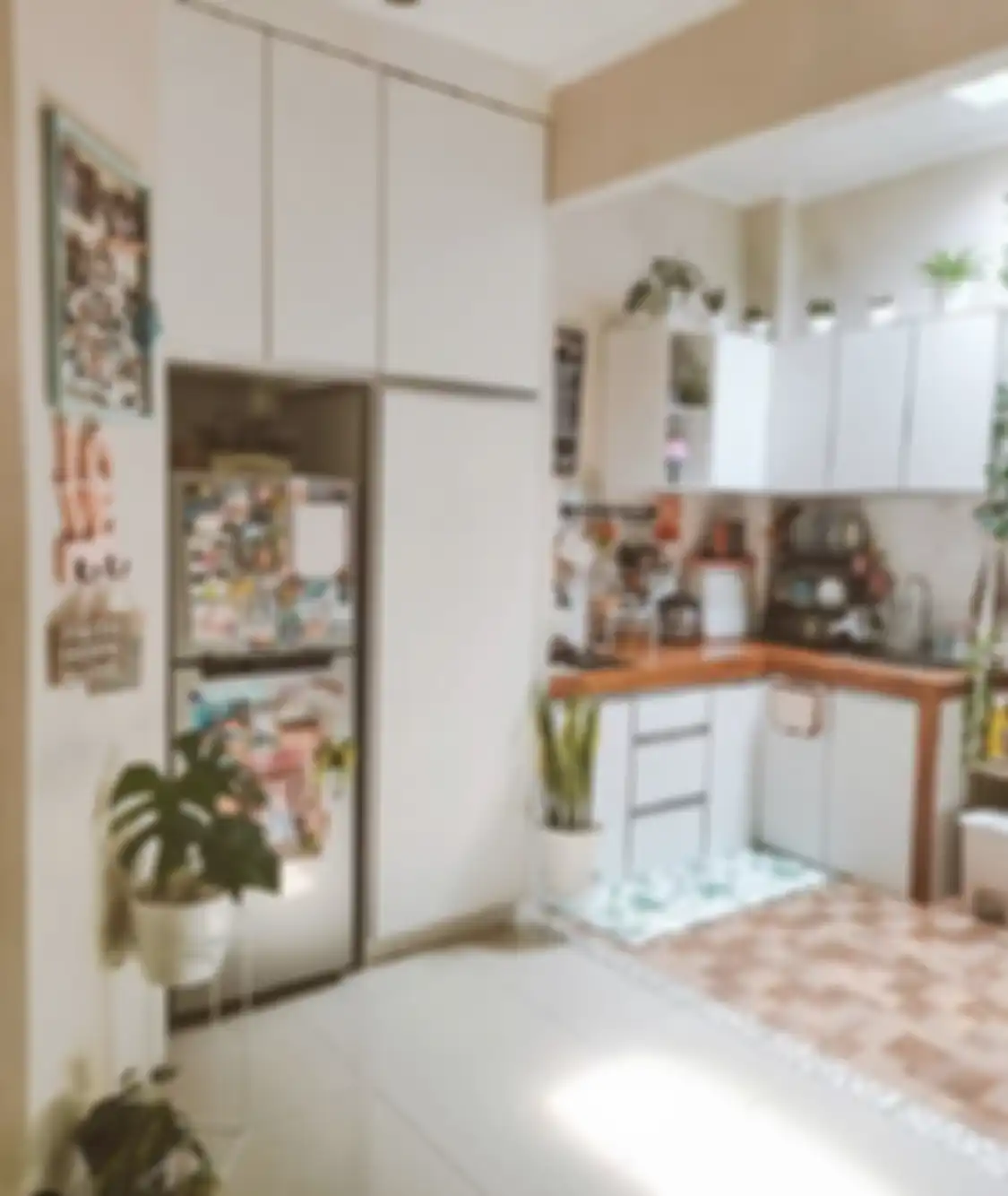 Tampilan yang tampak mewah menjadi keunggulan desain dapur sederhana di rumah minimalis. Intip yuk foto interiornya.