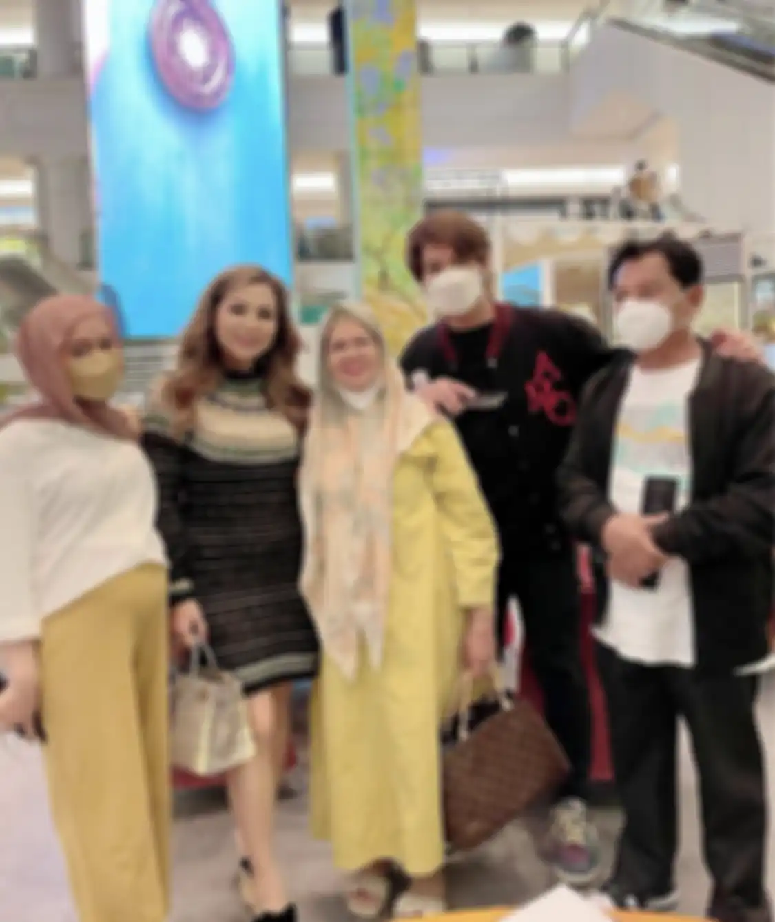 Inilah 4 hal di balik Rizky Billar menjatuhkan talak ke istrinya, Lesti Kejora. Kondisi mertua sampai dibawa-bawa. 