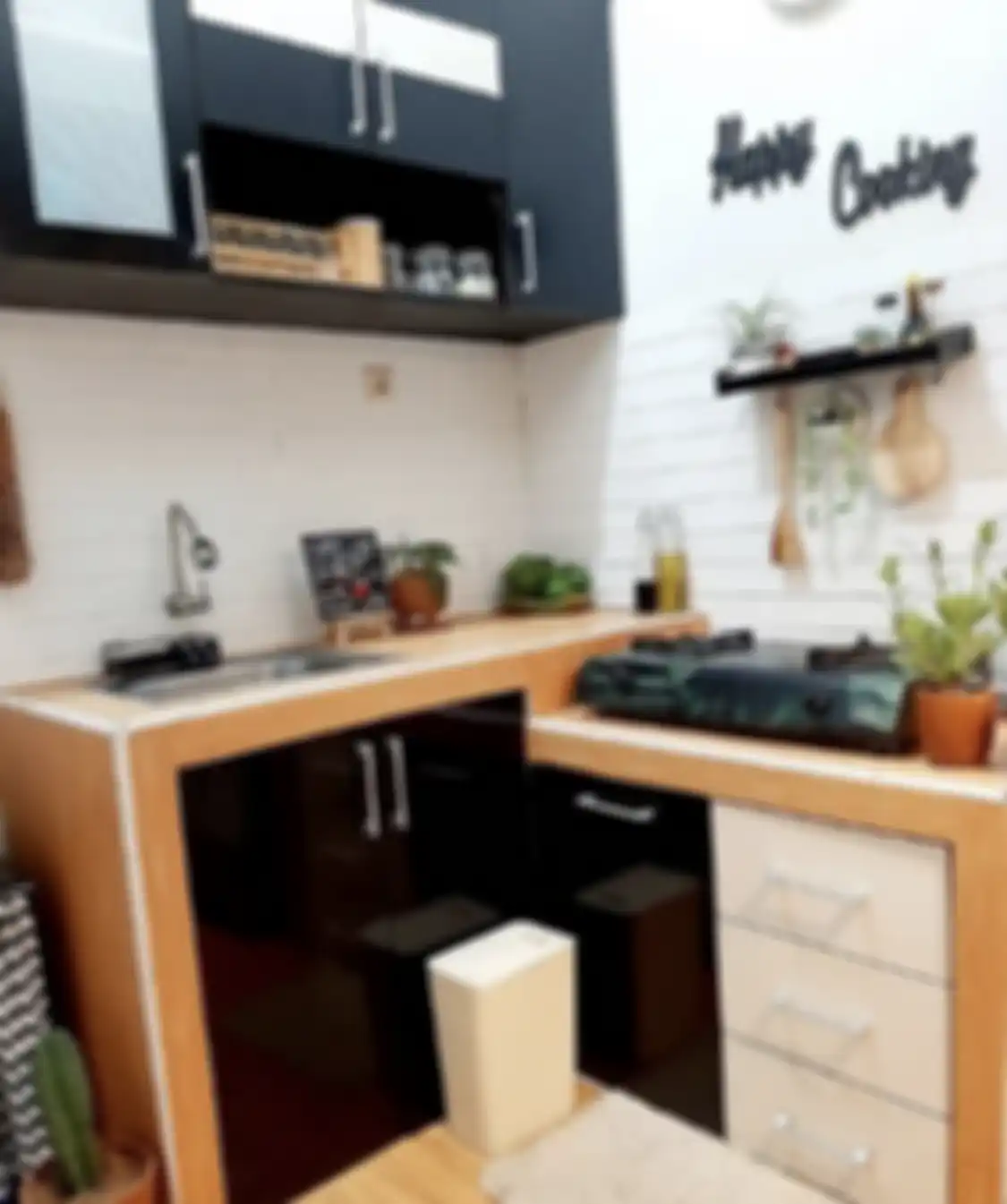 Ini desain dapur sempit nan nyaman yang cocok buat diaplikasikan di rumah subsidi. 7 foto inspirasinya bikin jatuh hati. 