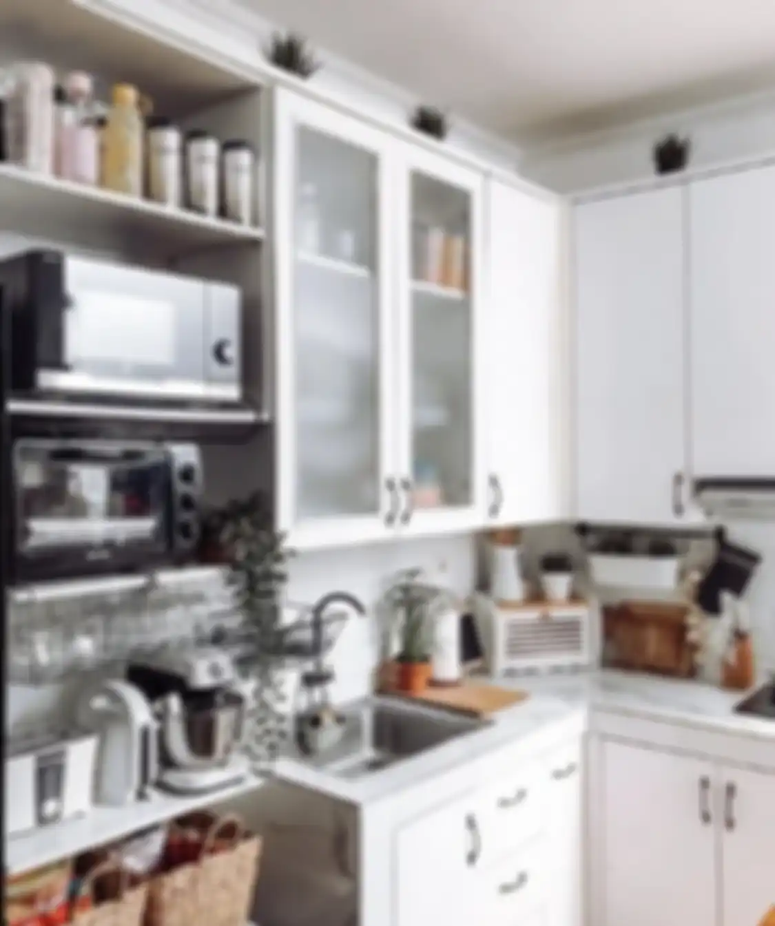Foto interior rumah minimalis ini tampak berbeda dari yang lainnya. Desain dapur basah direnovasi pakai gaya tak biasa. 