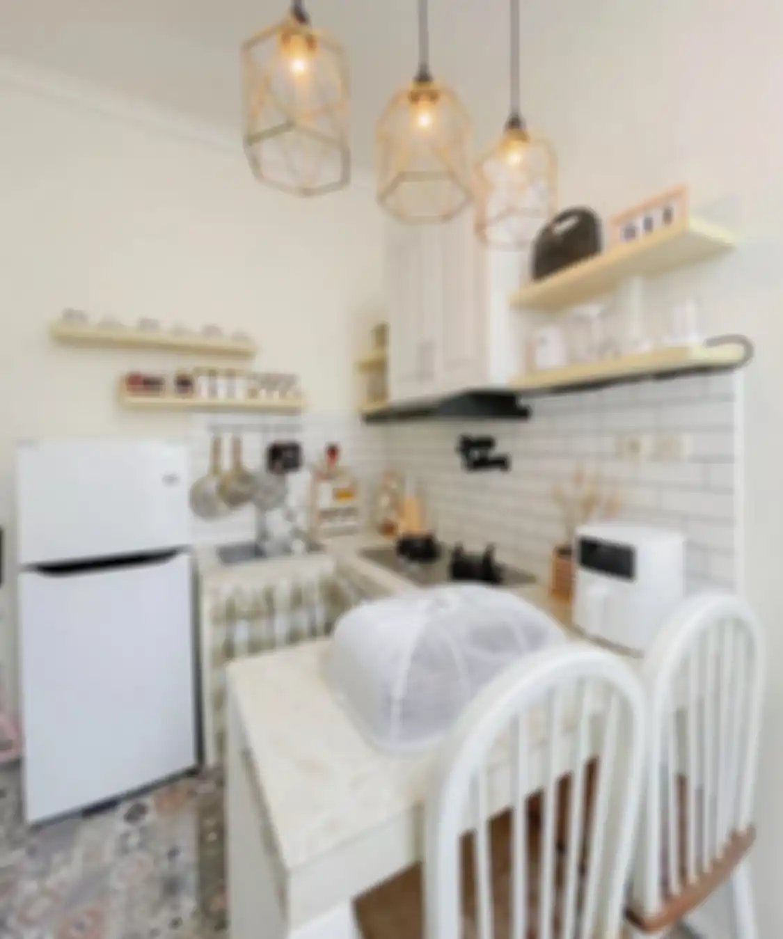 Trik murah untuk mempermak desain dapur mungil yang hemat biaya bisa dicoba sendiri. Foto hasilnya bikin hati ceria lagi. 