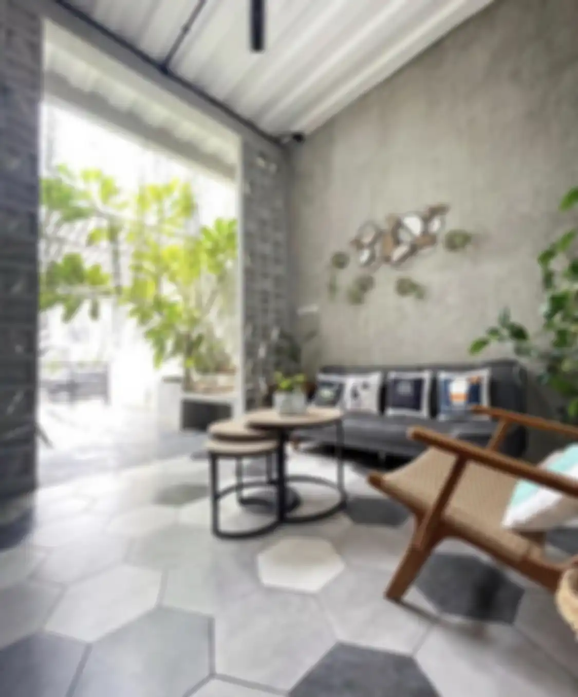 Adopsi desain ruang tamu yang dibuat pakai cara tak biasa, pemilik rumah minimalis siap-siap dapat keuntungan ini. Simak 8 foto aplikasinya.