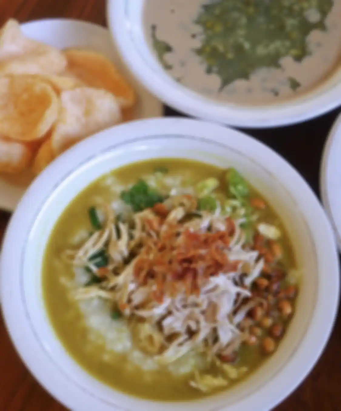 Inilah 5 tempat wisata kuliner di Solo yang menyajikan bubur ayam untuk menjadi menu sarapan enak. Intip yuk foto menunya. 