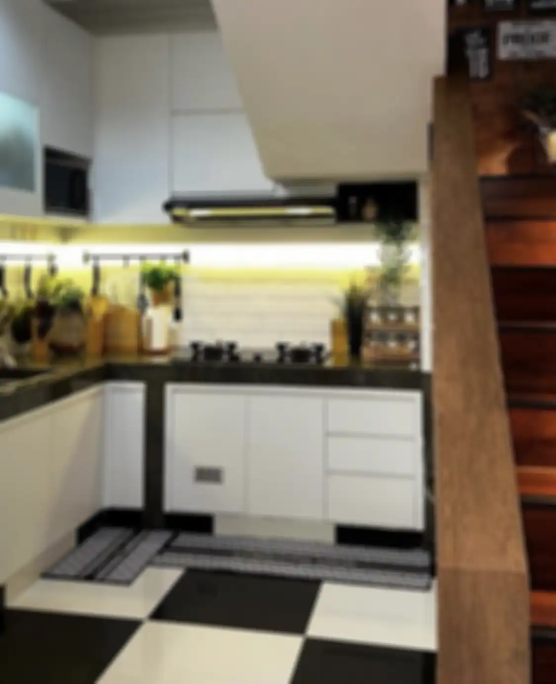 Desain dapur monokrom jadi incaran pemilik rumah minimalis. Foto dekorasinya terlihat berkarakter dengan perabotan model ini.