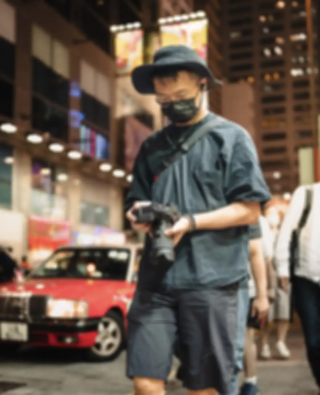 Inilah informasi 10 cara foto jalanan (street photography) yang bisa langsung dicoba sendiri. Mudah saja kok!