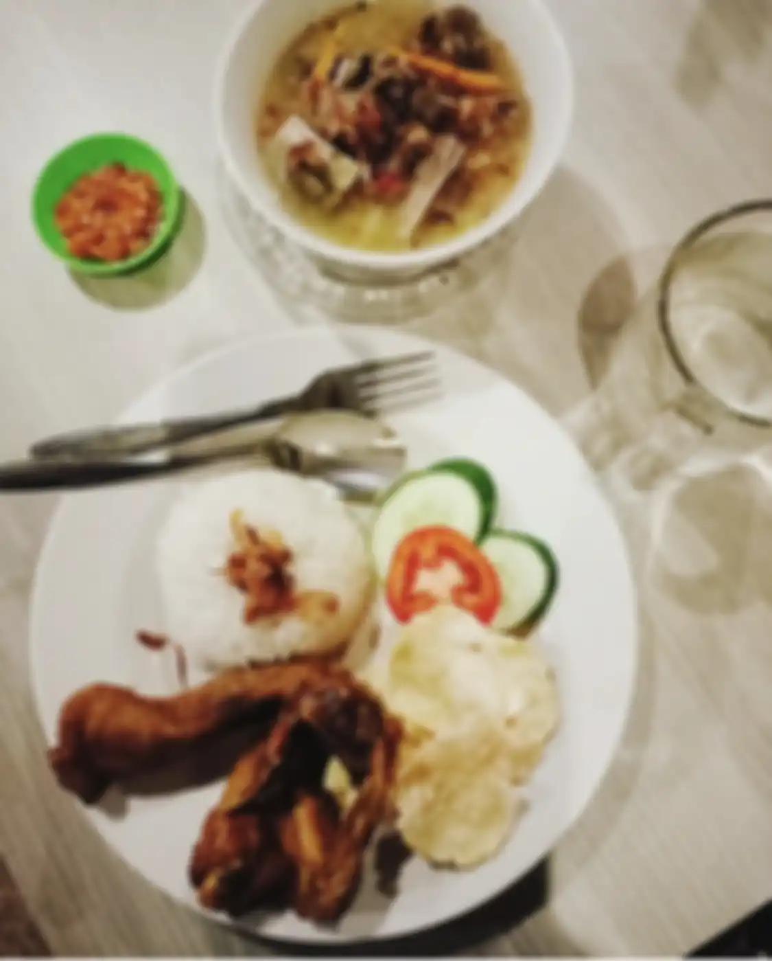 5 tempat wisata kuliner di Jogja ini wajib didatangi lantaran menyajikan menu makan siang enak. Intip yuk foto khasnya. 