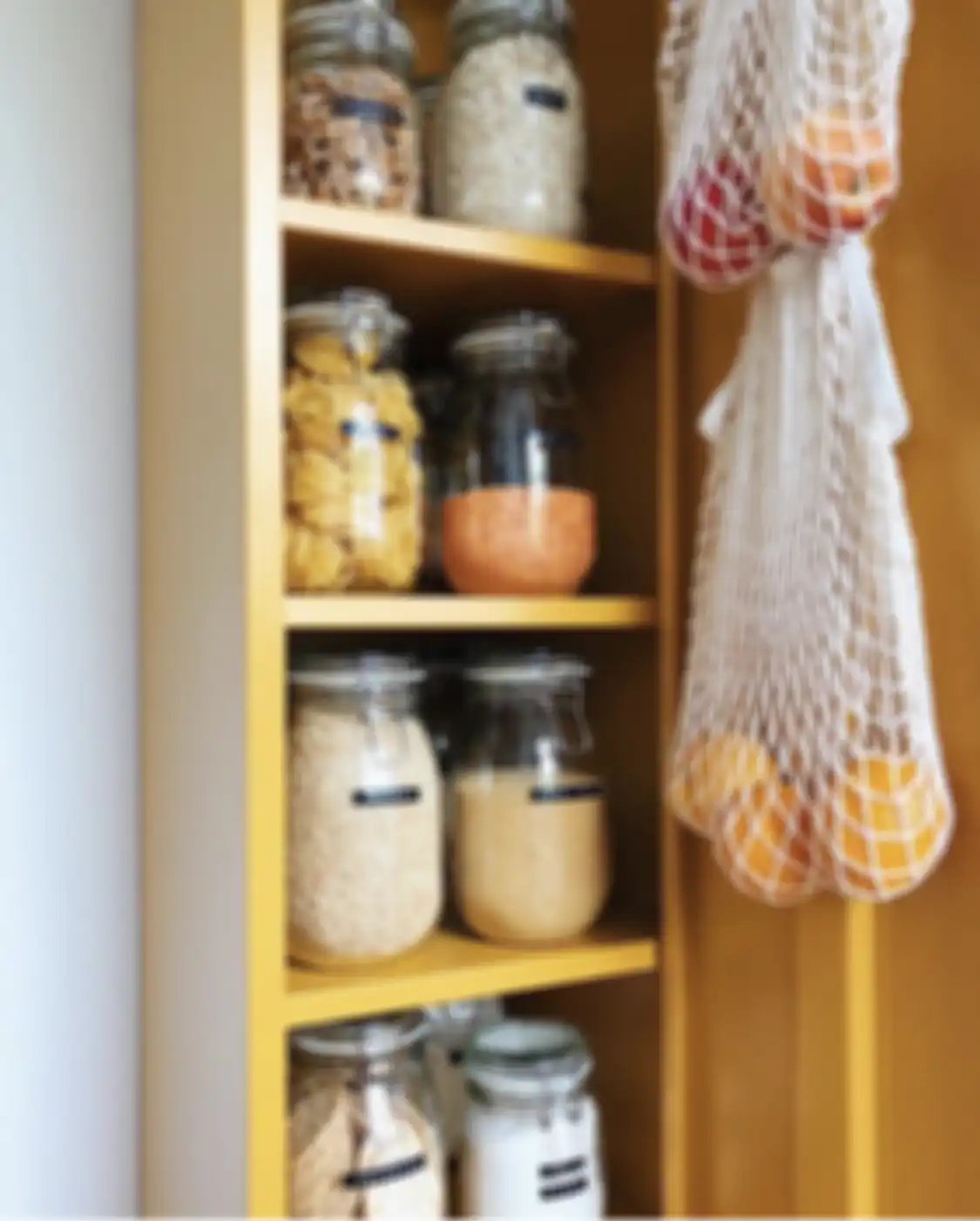Begini jadinya apabila seorang Ibu-ibu penulis buku membuat desain dapur sederhana. Foto hasilnya menjadi sorotan.