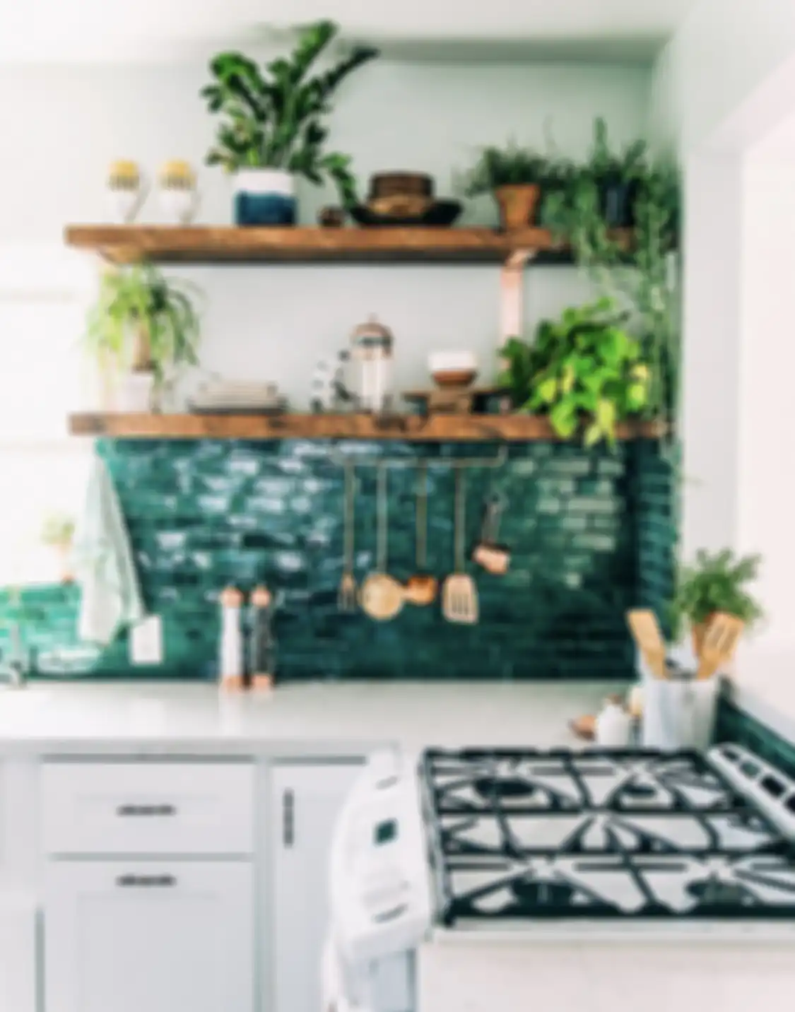 Desain dapur sederhana sengaja diberi sentuhan tak biasa. Foto interiornya bikin bangga pemilik rumah minimalis.
