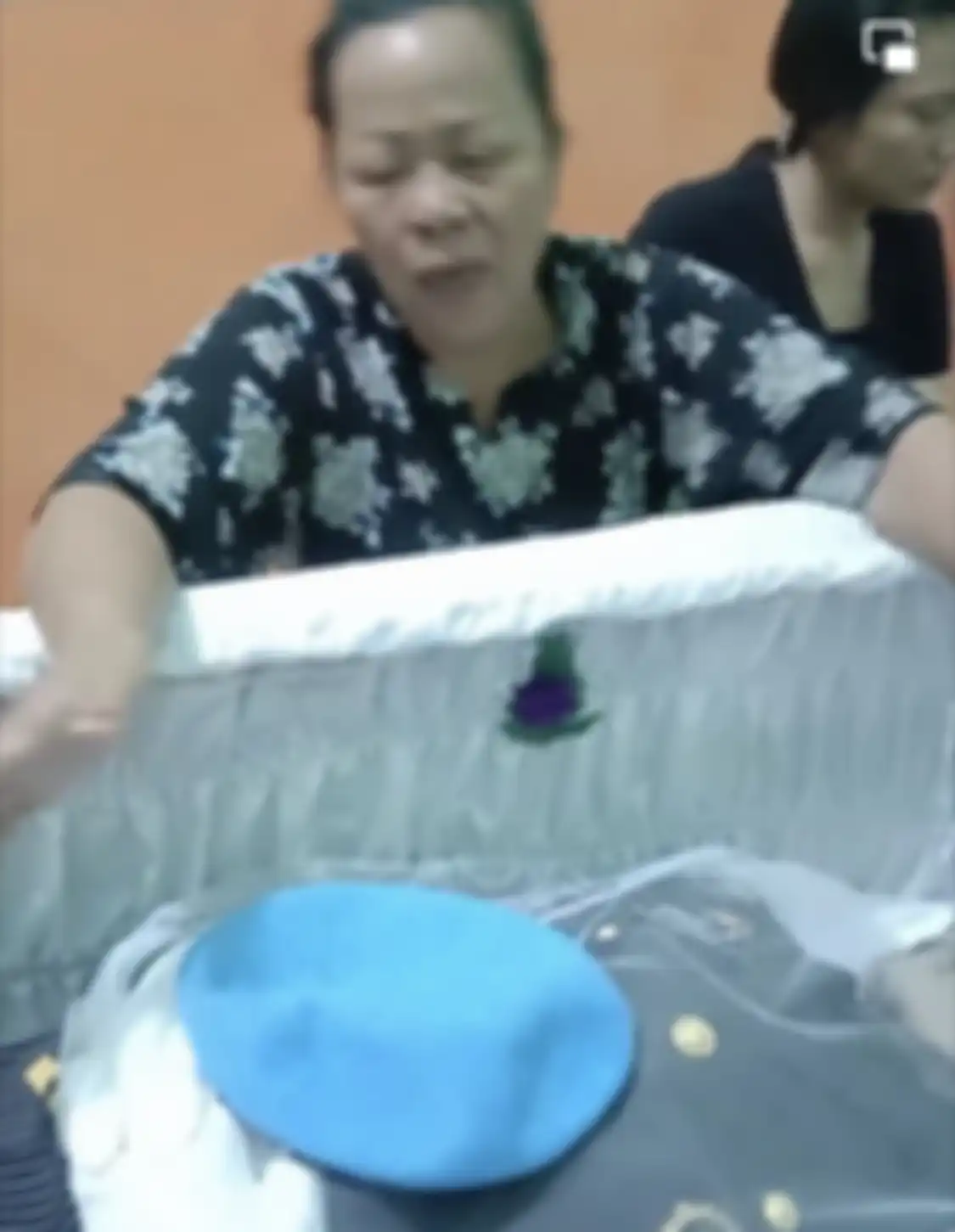 Kakak Brigadir Yosua menagih bukti adiknya sudah melecehkan istri Kadiv Propam Polri. Ternyata dia punya profesi mulia ini.