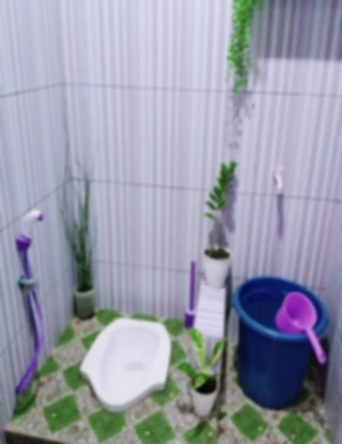 Desain toilet minimalis ini buru-buru ditiru oelh Ibu-ibu gegara tampilan begini. Apalagi toilet ini nyelip di ruang sempit. Intip foto inspirasinya.