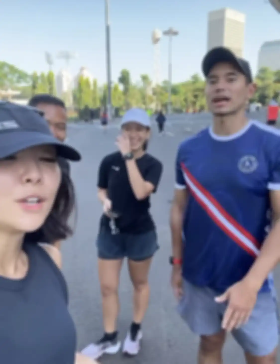 Gisel belum juga diadili terkiat kasus video panas 19 detik. Netizen sampai bosan menyentil kasusnya lewat foto ibunda Gempi. 