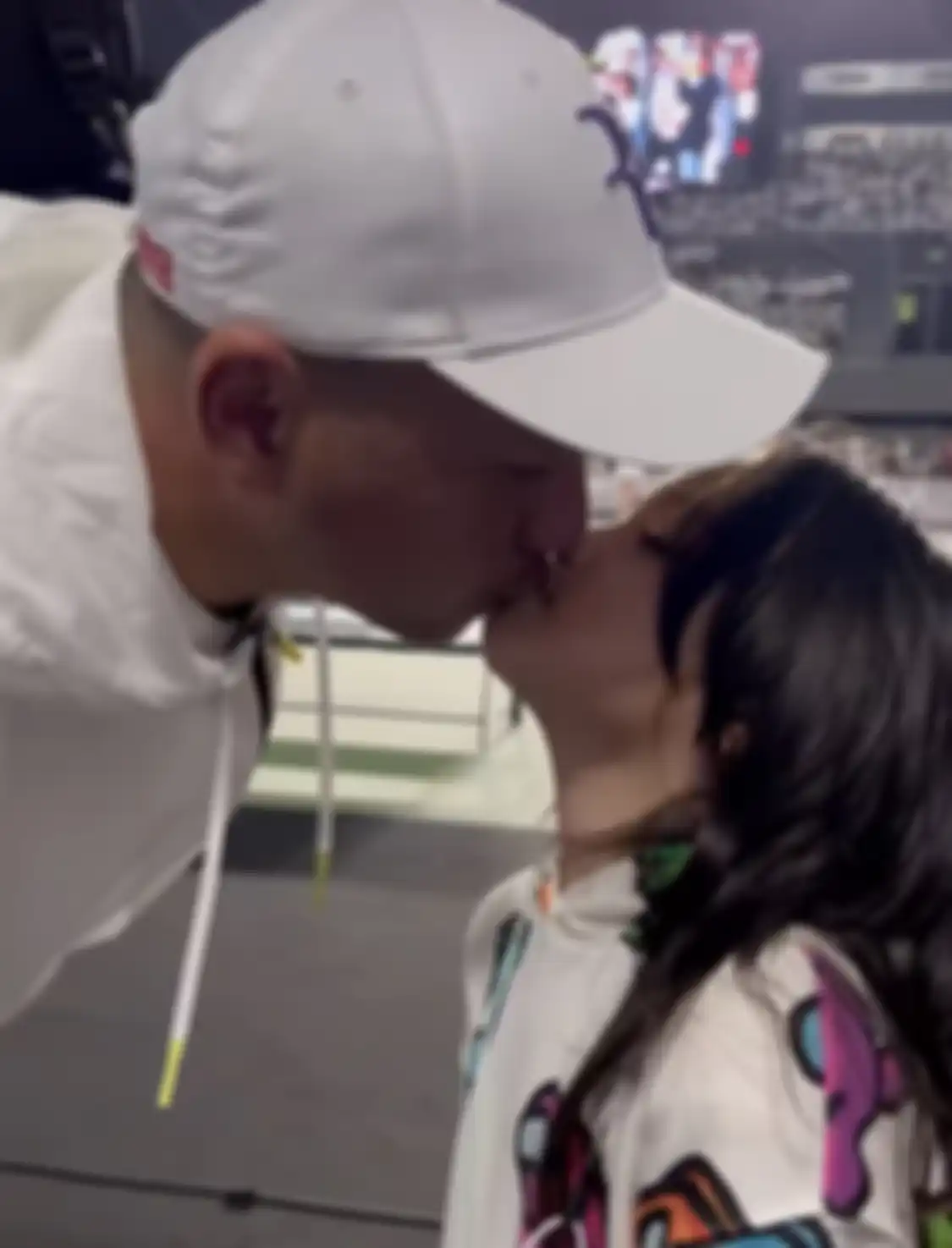 Bibir anak semata wayang Gisella Anastasia, Gempita Nora Marten dicium pria ini. Gisel sengaja tonton aksi mantan suaminya. 