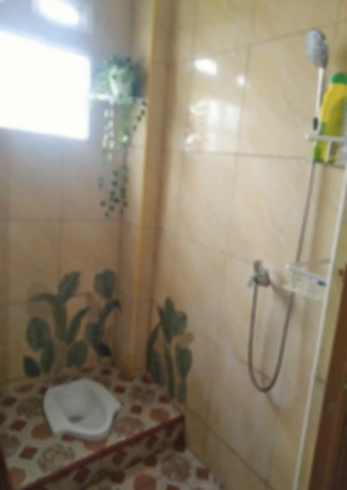 Desain kamar mandi kecil ini kian apik dengan trik begini. Wajah pemilik rumah subsidi berseri-seri. Tengok yuk 8 foto aplikasinya. 