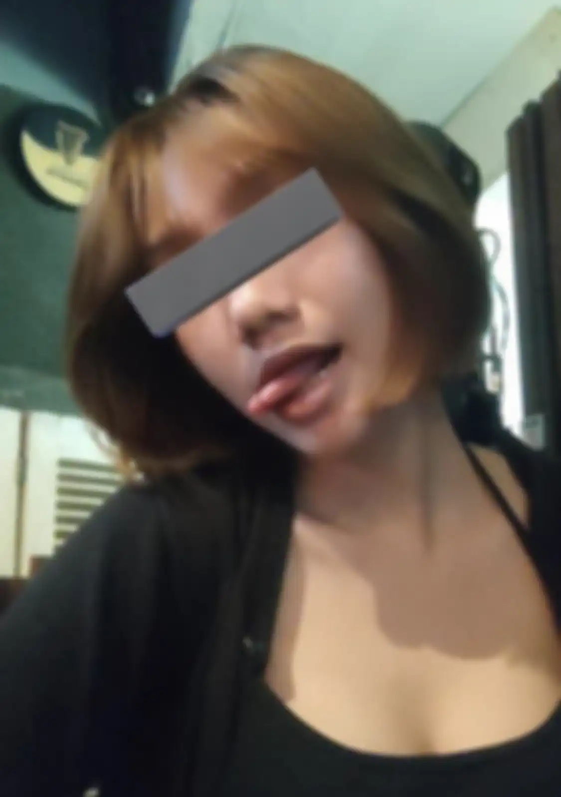 Foto sosok wanita kebaya merah yang muncul dalam video viral 16 menit tanpa sensor sengaja disebarkan. Kini tak berkutik.
