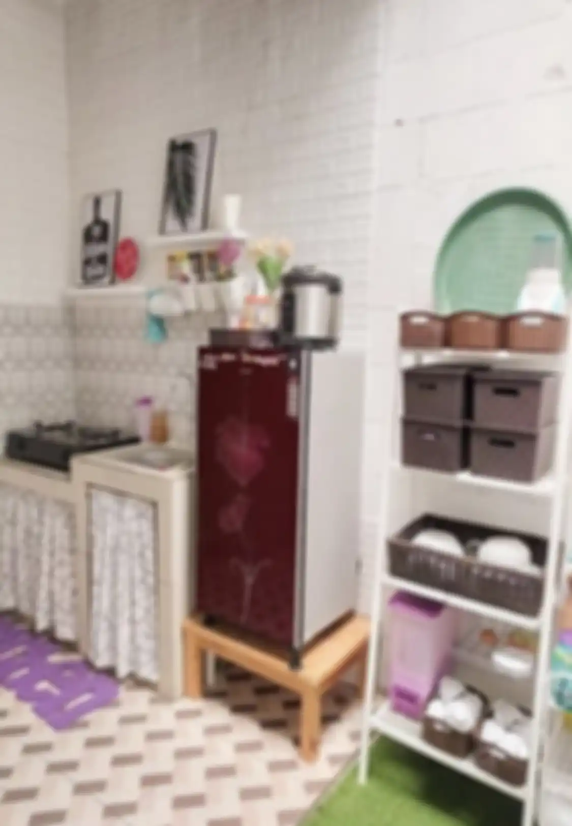 Desain dapur kecil rumah subsidi bikin lahan sempit jadi berkash. Mata Ibu-ibu sampai terbelalak lihat foto aplikasinya seperti begini.