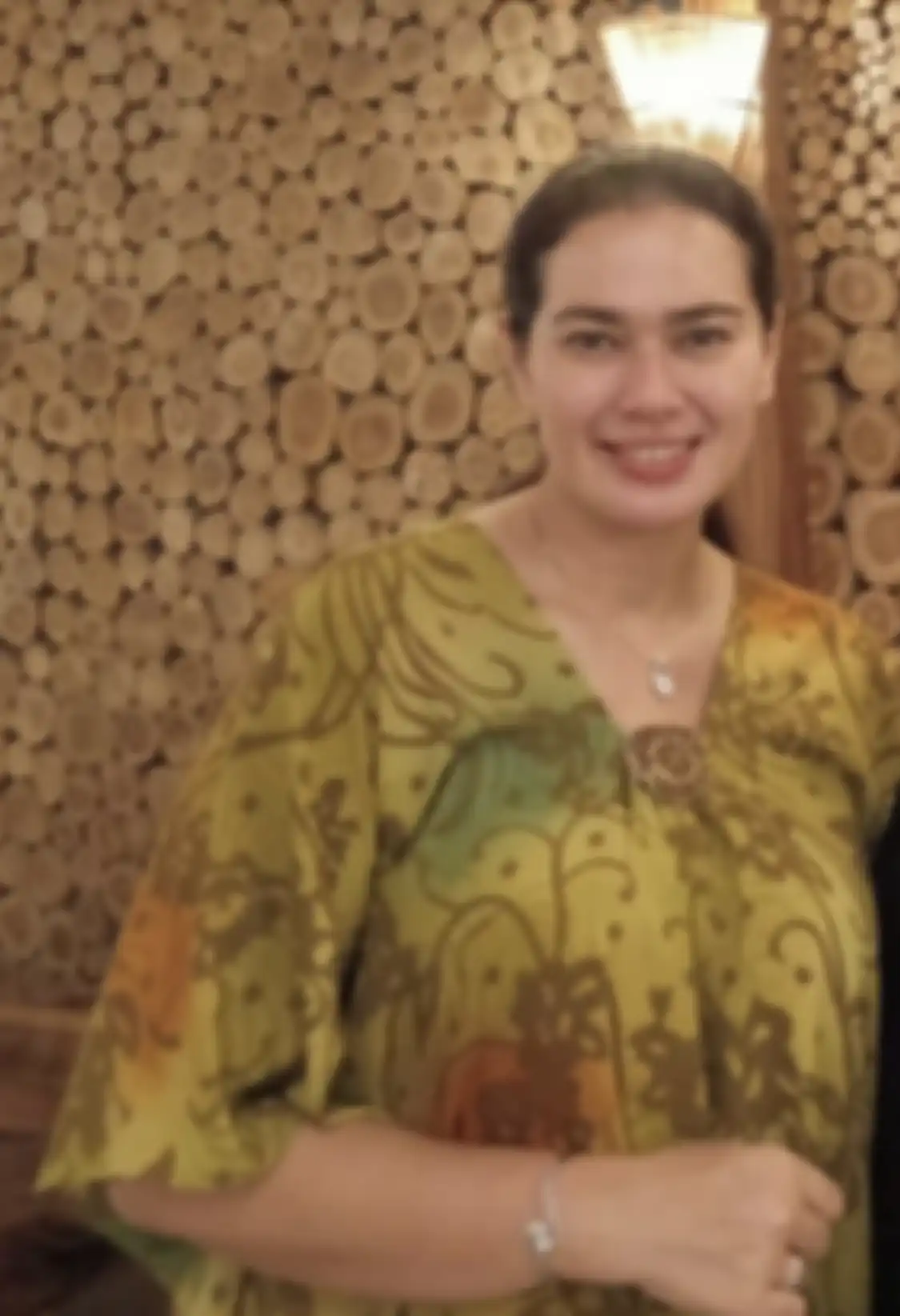 Shinta Bachir sengaja menguliti aib Idham Mase. Suami Catherine Wilson sudah terlilit utang segunung, padahal baru 10 hari menikah.