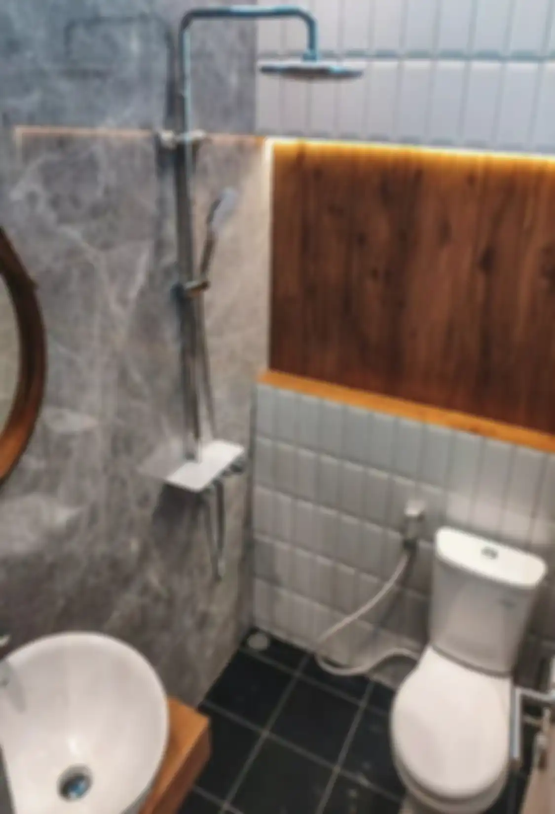 Model kamar mandi sederhana tapi mewah bikin pemilik rumah mungil senyum-senyum bangga. Begini 9 foto desainnya.