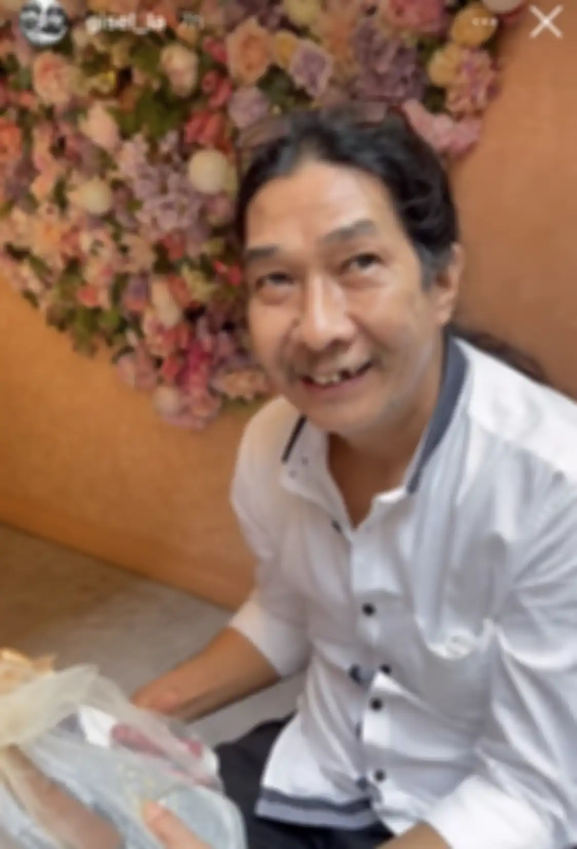 Kedatangan ayah Gisel, Alal Suryanto dalam pesta ulang tahun Gempi menjadi sorotan. Sayangnya, ayah Gisel tak melakukan foto bersama cucunya.
