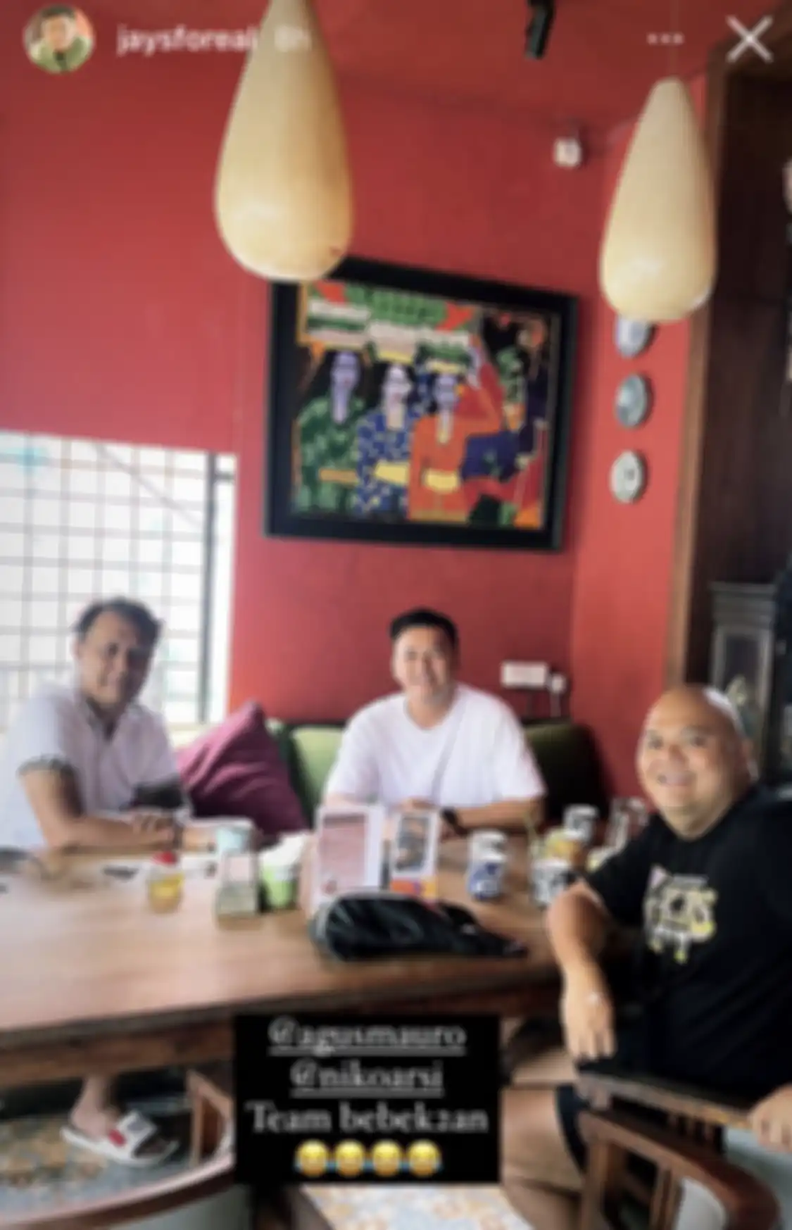 Wijin menghabiskan waktu di Canggu, Bali bersama sahabatnya. 