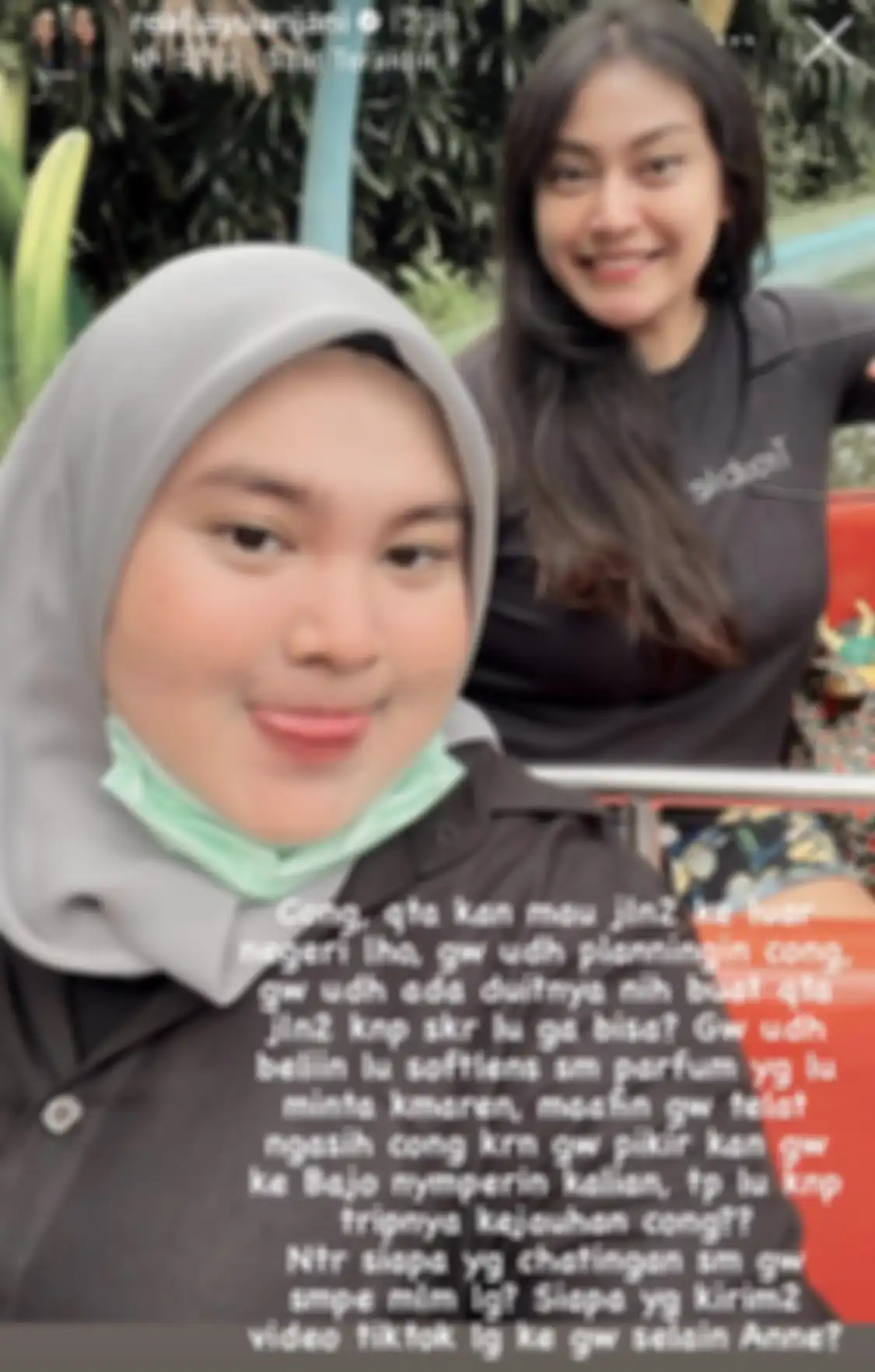 Pemeran Lasmini di sinetron kolosal Ayu Anjani mendapatkan musibah. Dia unggah foto ibunda dan adiknya yang tenggelam. 