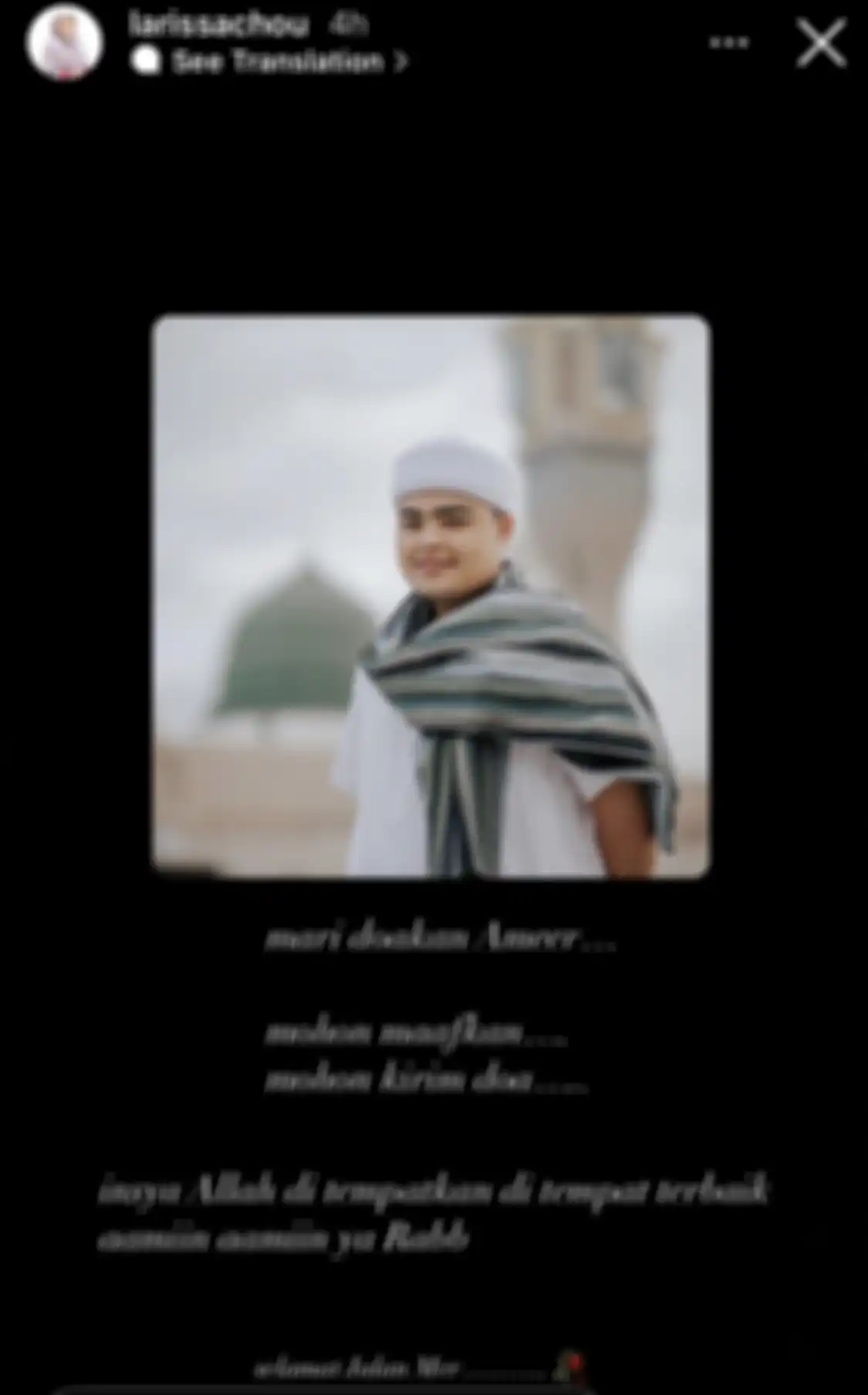 Setelah mendapatkan kabar Ameer Azzikra meninggal dunia, Larrissa Chou kembali mengunggah 5 foto kenangan almarhum. 