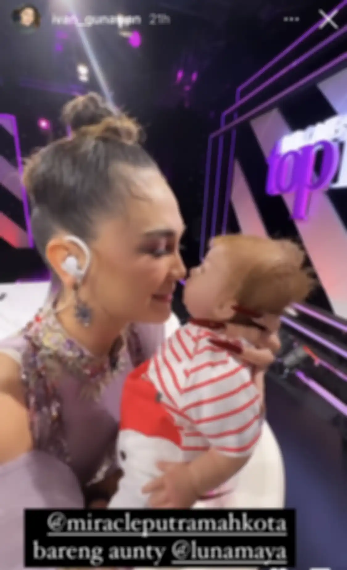 Setelah mengenalkan Eqqel ke publik, Igun membawa anak pertamanya itu bertemu dengan para sahabat. Salah satunya, Luna Maya. 