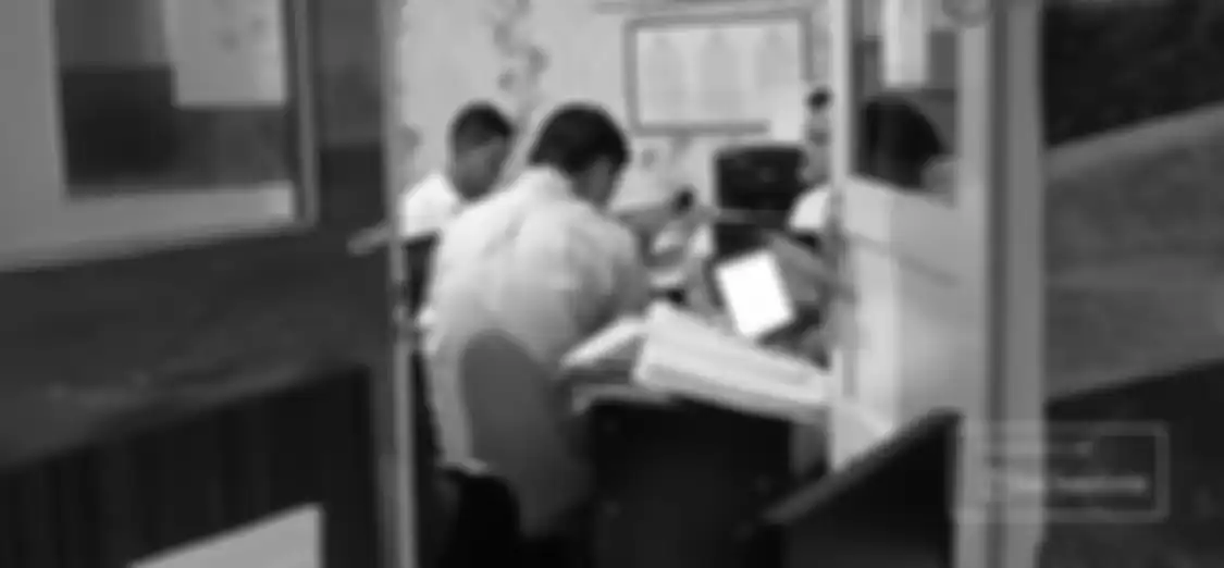Setelah foto dirinya tersebar, kini dosen Unsri Adhitya Rol Asmi menjadi tahanan polisi. Dia diduga melakukan pelecehan kepada mahasiswi.