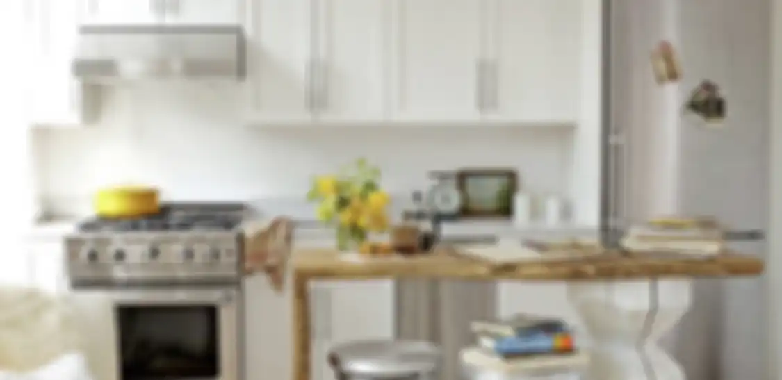 Pemilik rumah bisa siapin tabungan dari sekarang. Desain dapur sederhana dipermak jadi mewah. Foto interiornya tampak aesthetic.