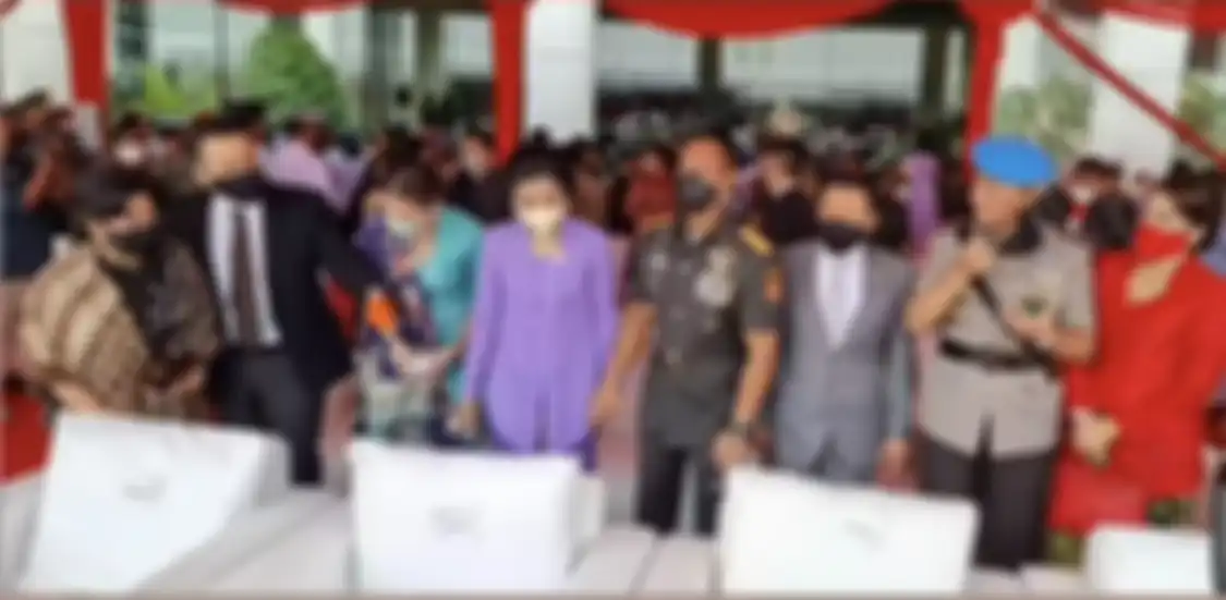 Walaupun sang kakak memiliki karir moncer di TNI, Bhirawa Braja Paksa memilih jalur sendiri di Polri. Ini foto adik Panglima TNi yang curi perhatian.